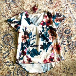 A New Day V-Neck Floral Top